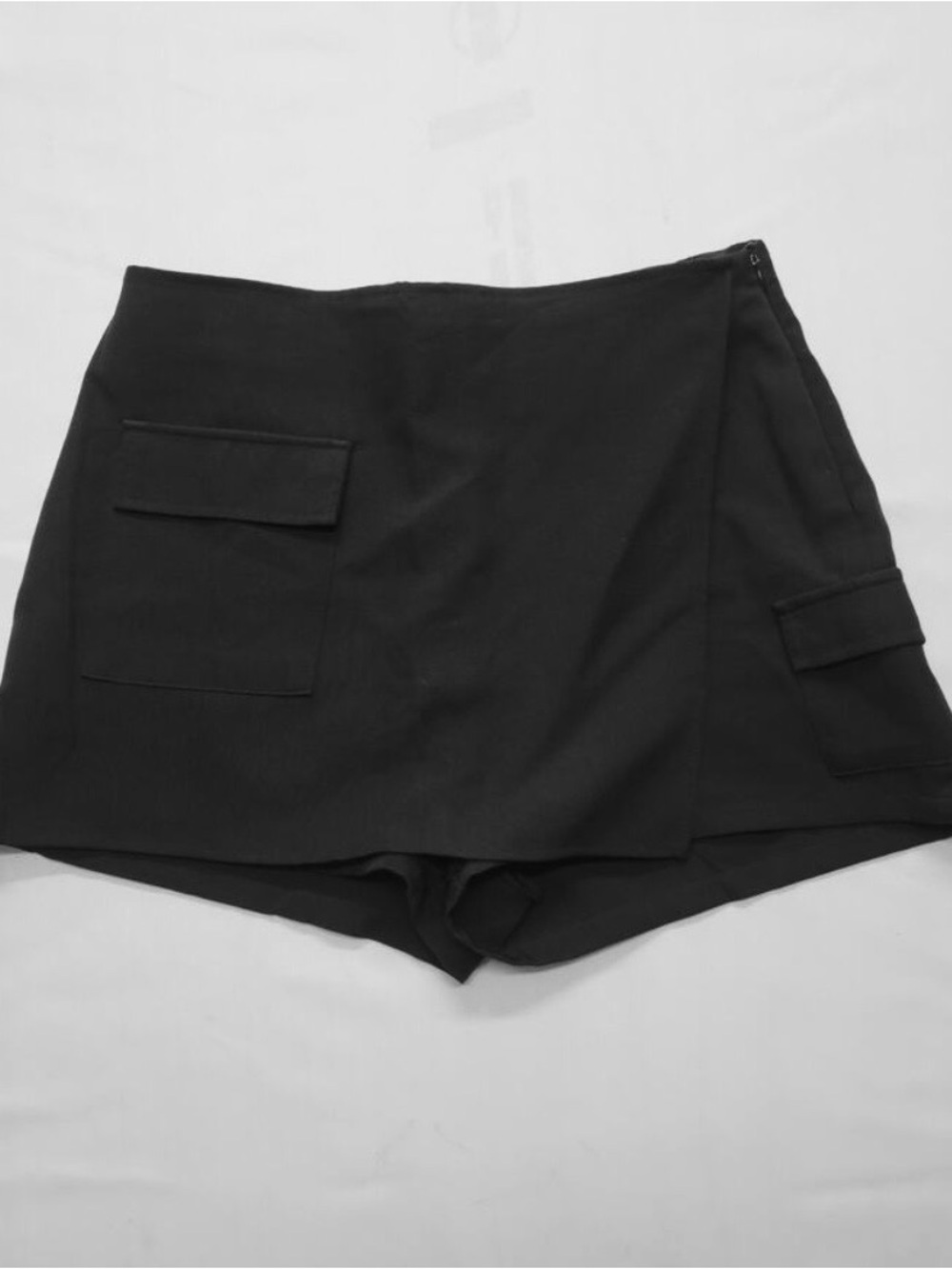 Black Cargo Skort Shorts - Women size XL fits like L